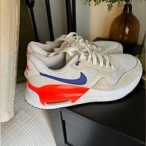 Women’s Nike Airmax